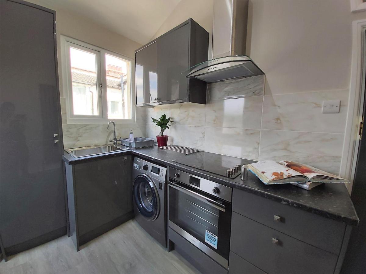 Beautifully Renovated 2 Bed Flat - Close To Beach Leilighet Southend-on-Sea Eksteriør bilde